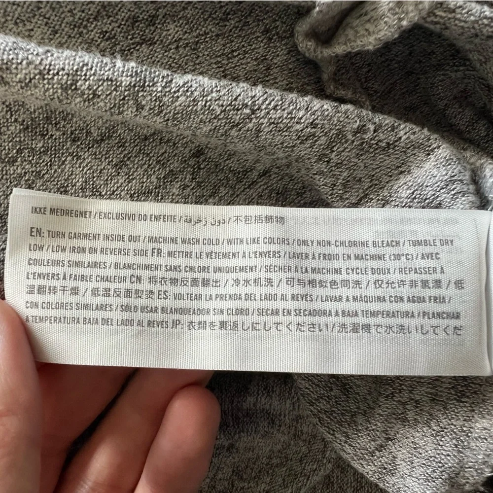 Abercrombie & Fitch: Gray Lounge Top: Size M - Picture 6 of 6